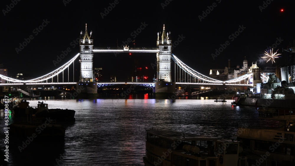 Obraz premium tower bridge at night