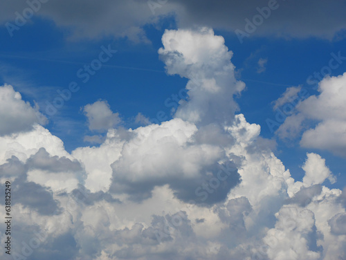 日本、夏の荒々しい雲 photo