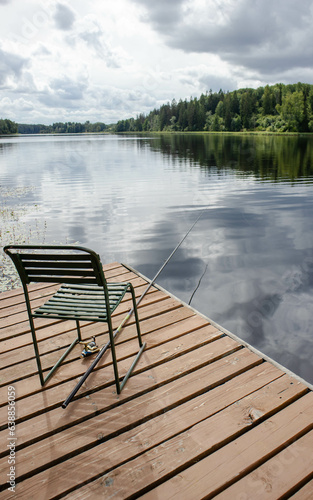 Relax at Cieceres lake with fishing opportunities