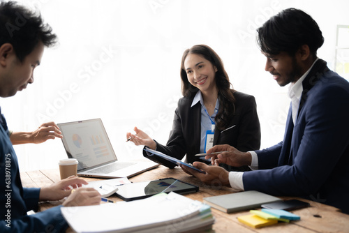 Wallpaper Mural Business people meeting, Co investment discussion ideas concept. Board of directors planning project, considering business offer, sharing ideas for Business report Torontodigital.ca