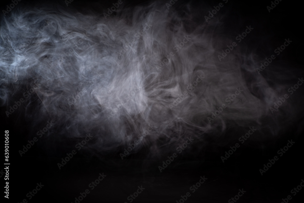 prawdziwy dym na czarnym tle jako tło do projektu - obrazy, fototapety, plakaty 