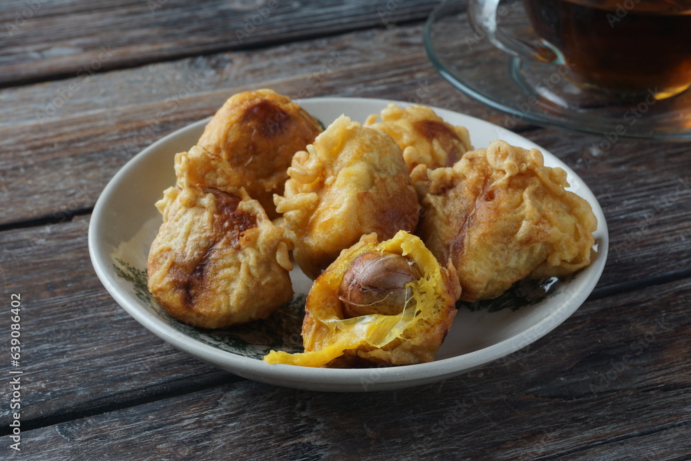 Delicious and crispy fried cempedak fruits. Delicious and crispy fried cempedak fruits.