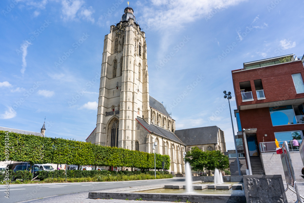 Fototapeta premium City Oudenaarde name in french Audenarde located in the province Oost-vlaanderen in Belgium. District Gent. Famous for tapestry production. View on the marketplace, district Scheldevallei. Unesco