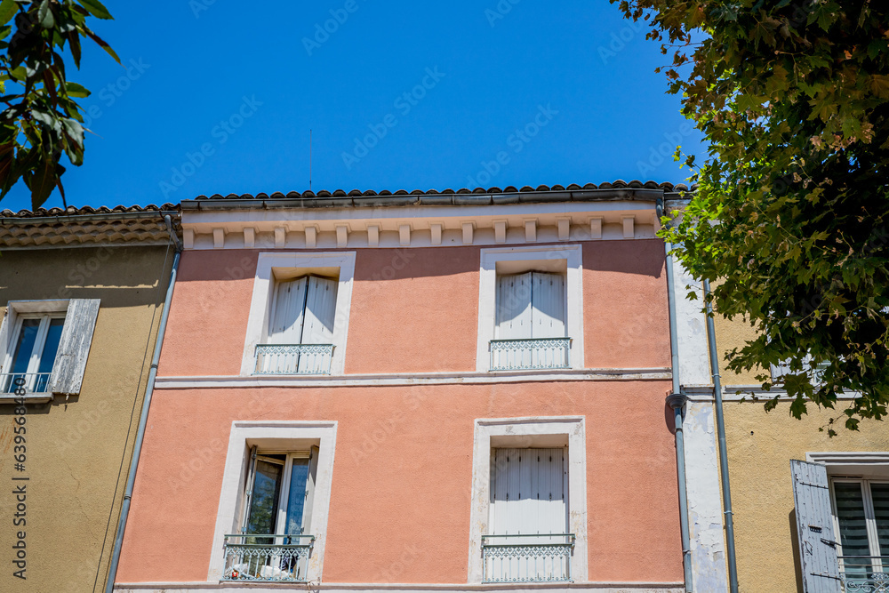 Fototapeta premium Dans les rues de Vaison-la-Romaine