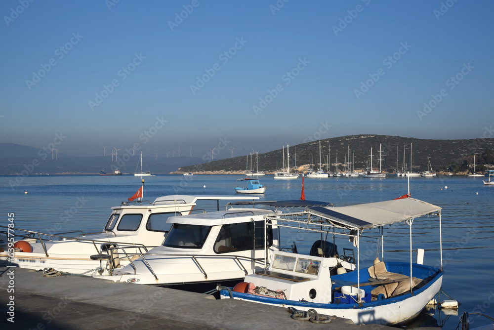 Fototapeta premium Boote in einer Bucht bei Izmir, Türkei
