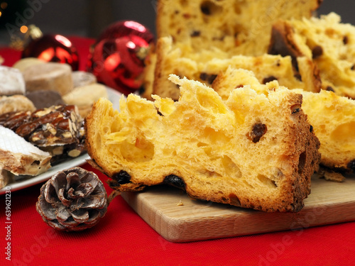 Canvastavla Traditional Italian Milanese Christmas cake