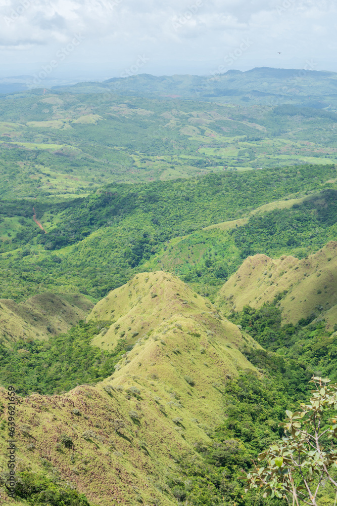 Vistas de montañas y cerros en Panamá 