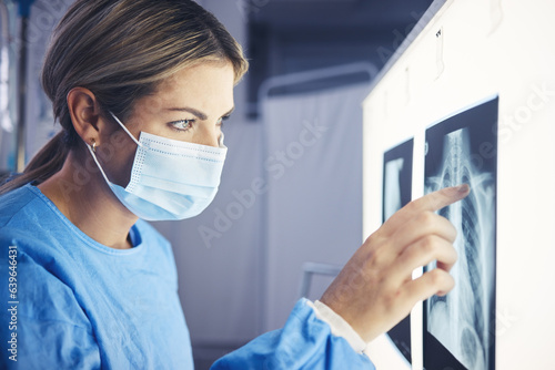 Принти на полотні Healthcare, woman and doctor analyzing xray for medical diagnosis on a screen in the hospital