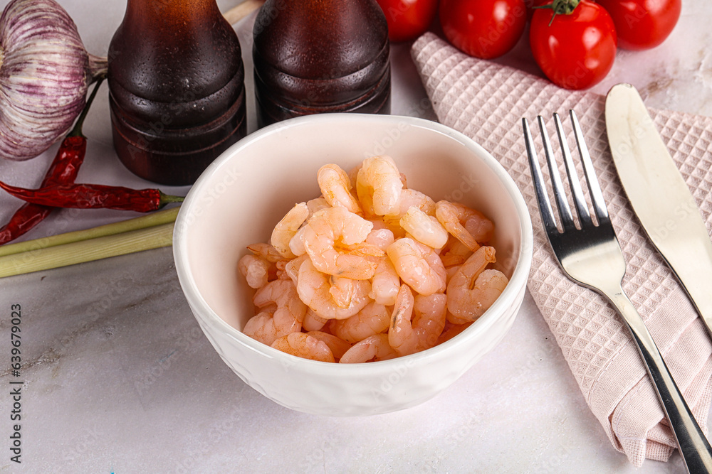 Cocktail prawns in the bowl
