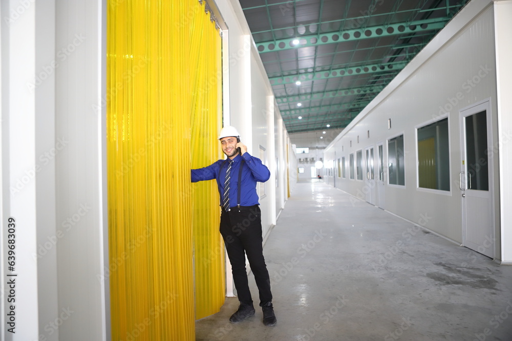 Fototapeta premium engineering team working on site