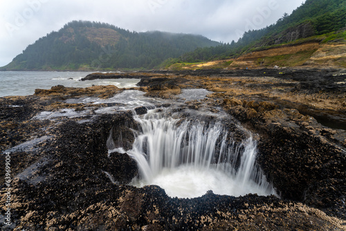 Thor   s Well Oregon  Pacific Ocean  America  USA.