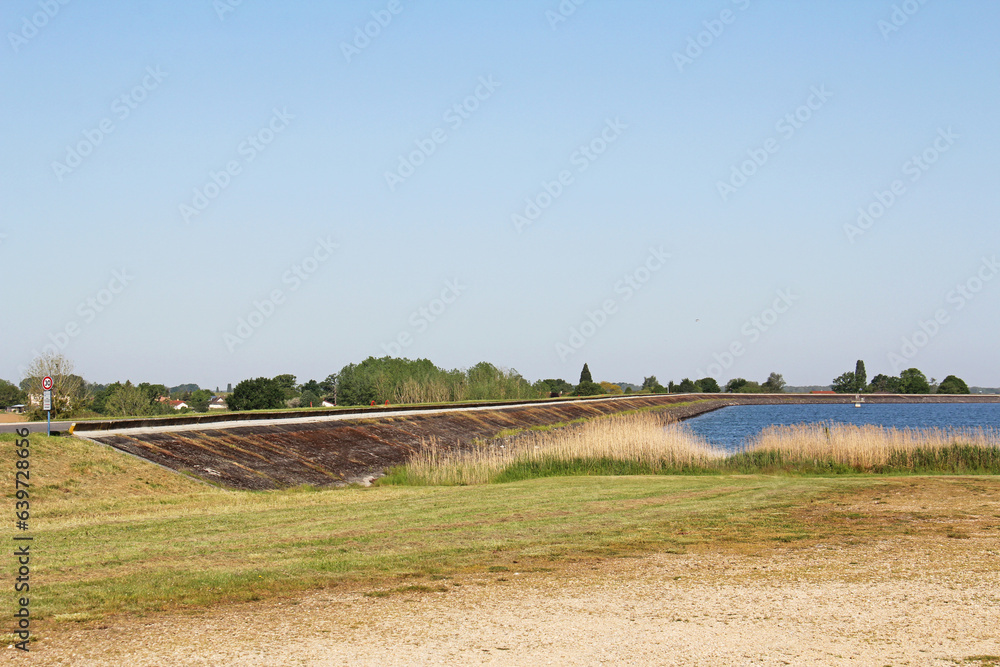 Lake of Der Chantecoq Giffaumont - Champaubert Champagne Grand Est France