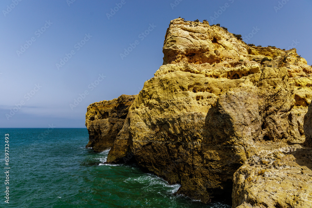 Unterwegs an der Steiküste bei Algar Seco, Algarve Unterwegs an der Steiküste bei Algar Seco, Algarve