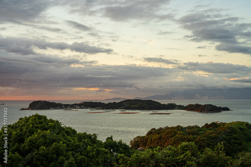 日本の岡山県備前市の頭島の美しい日の出 日本の岡山県備前市の頭島の美しい日の出