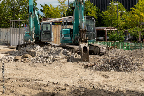 重機　解体　ショベルカー　ハサミ　バックホー