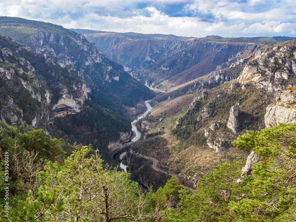 Tarn river gorge from Hourtous rock, Rieisse, France