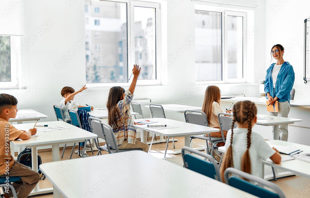 Obraz premium Children learning in a school classroom