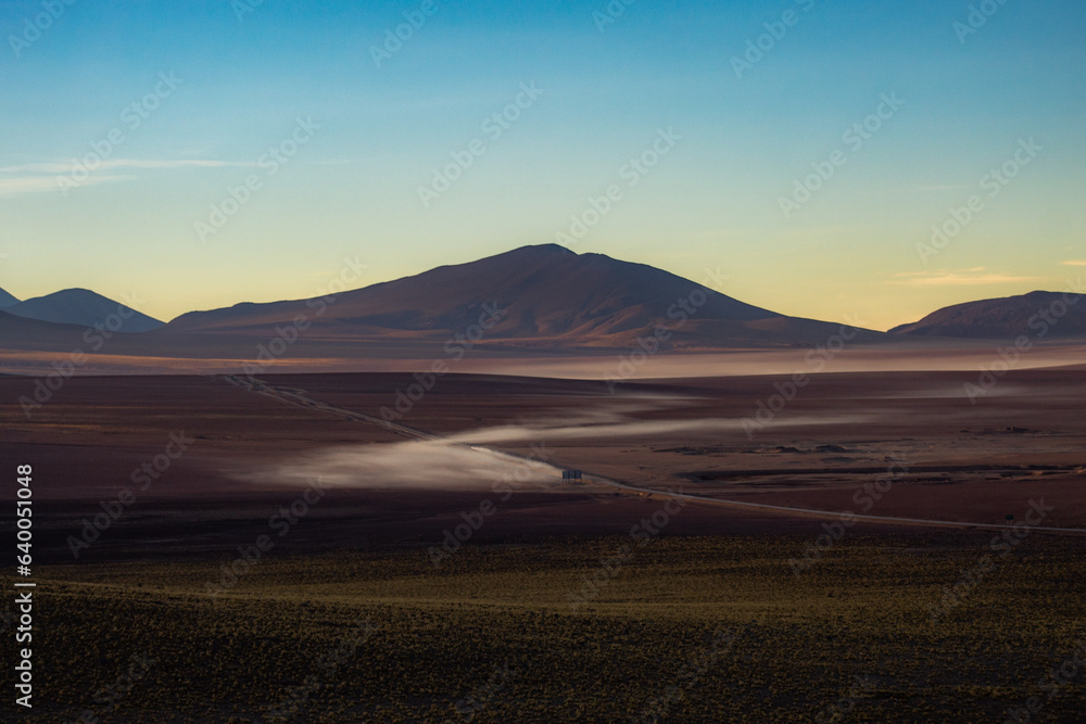 O planalto do deserto de Atacama, no norte do Chile, próximo à cordilheira dos Andes e à fronteira com a Argentina