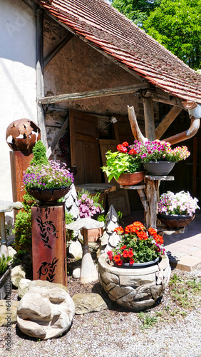 Wunderbare Dekoration mit Blumen im Schloss Hohenentringen photo