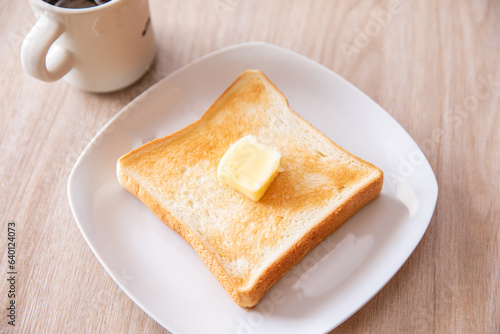 朝食のトーストと珈琲　toast with butter