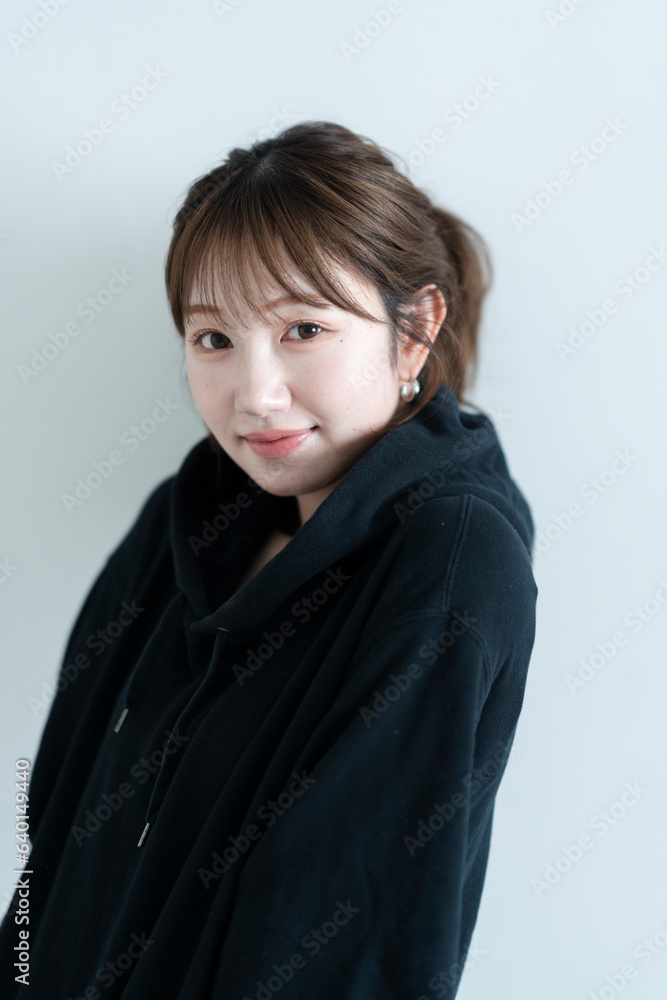 透明感のあるチャーミングな女性 透明感のあるチャーミングな女性