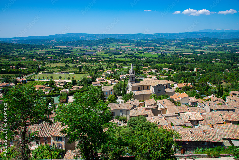 Overlooking the city of Moustiers-saint-Marie