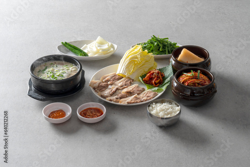 Korean food dish Boiled pork set, boiled pork, sundae, beef bone soup, sundae soup, stir-fried tripe, tripe hot pot