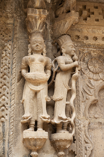 Carving details on the inner wall of Ahilya Devi Fort complex on the banks of River Narmada, Maheshwar, Madhya Pradesh, India © RealityImages