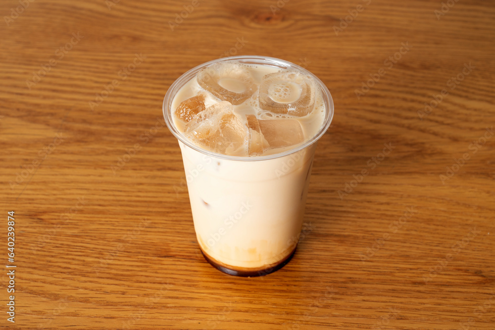 Vanilla latte, vanilla cream, Americano, coffee, milk tea, iced tea, strawberry latte café Vanilla latte, vanilla cream, Americano, coffee, milk tea, iced tea, strawberry latte café