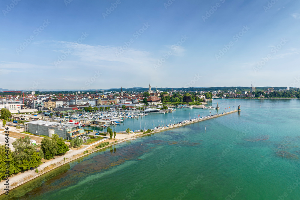 Luftbild von der Stadt Konstanz und dem Hafen