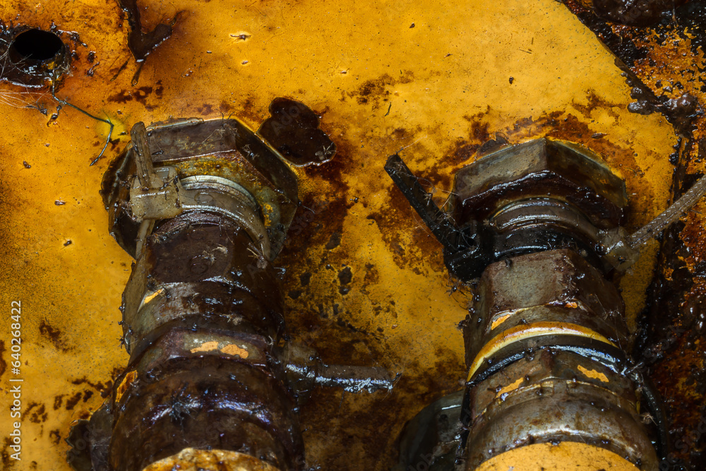 Hydraulic oil leak at the hydraulic hose assembly.Oil leak hydraulic