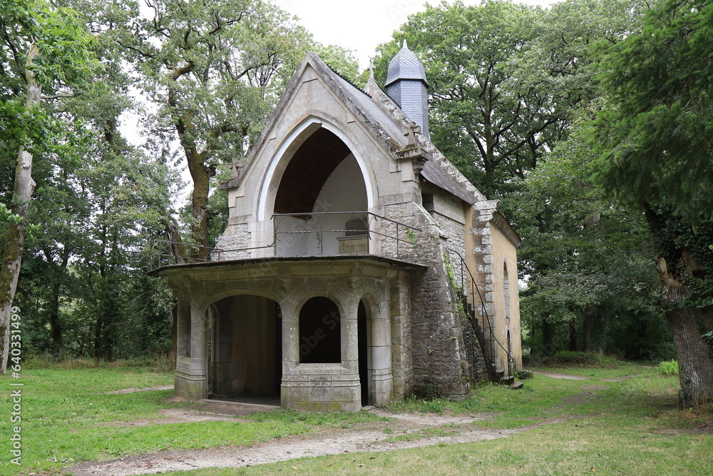 La chapelle Saint Michel de la Grêle, vue de l'extérieur, village de Rochefort-en-Terre, département du Morbihan, Bretagne, France La chapelle Saint Michel de la Grêle, vue de l'extérieur, village de Rochefort-en-Terre, département du Morbihan, Bretagne, France