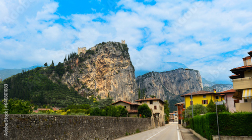 Burgruine Arco oberhalb der Gemeinde Arco in der Provinz Trient (Norditalien) photo