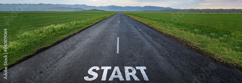 Tapety artystyczne start text in road
