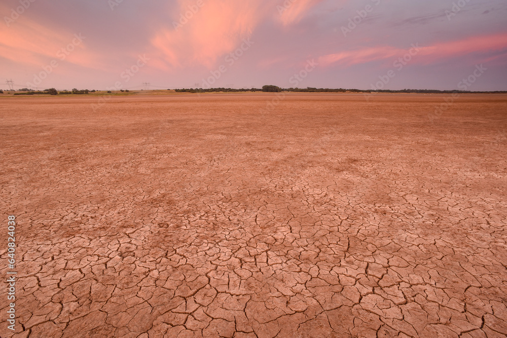 Φωτογραφία Desert soil in a dry lagoon, La Pampa province, Patagonia, Argentina