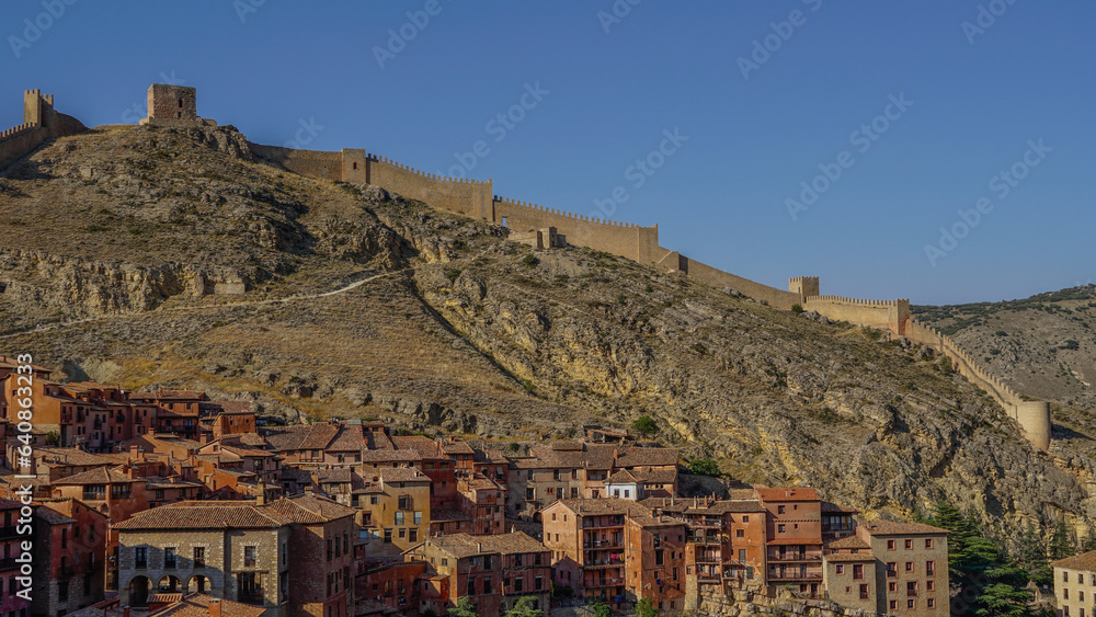 Murallas de  Albarracín Vista panorámica de las murallas y pueblo de Albarracín