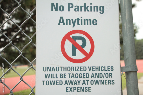 Obraz na plátně no parking anytime unauthorized vehicles will be tagged and or towed away at own