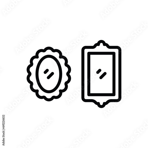 Black line icon for mirrors