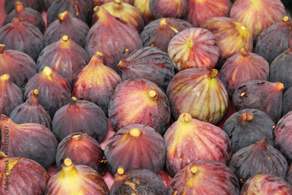 figs on a stall