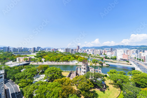 広島 平和公園 と 原爆ドーム の ハイアングル パノラマ 写真 【 広島市 の イメージ 】 