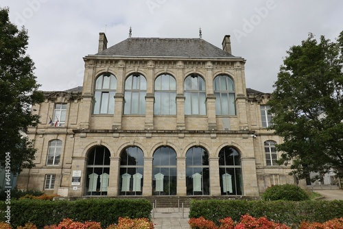 Le palais de justice, vu de l'extérieur, ville de Vannes, département du Morbihan, Bretagne, France photo