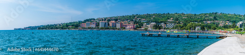 Fényképezés A panorama view along the promenade at Portoroz, Slovenia in summertime