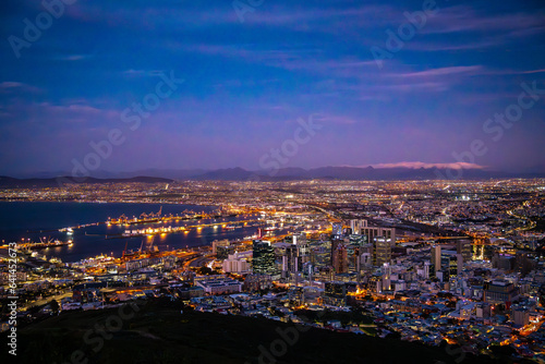 View of Cape Town from Signall hill viewpoint, in Western Cape, South Africa © pierrick