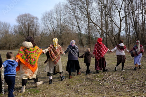 Belarusian tradition of calling spring