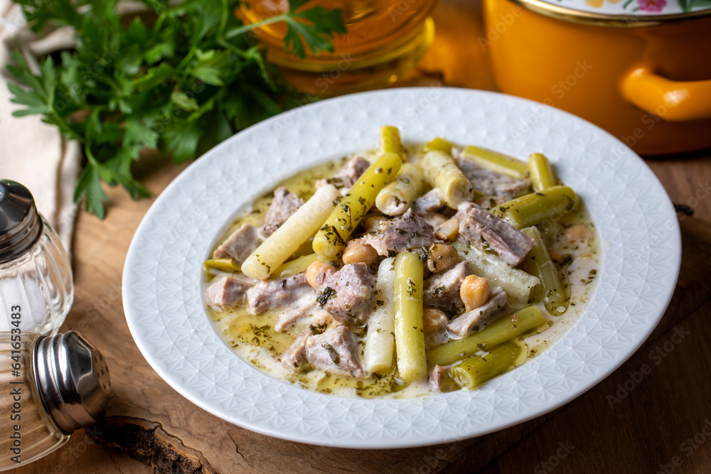 Siveydiz; (Turkey - Antep Style Local Food) is an Antep dish made with fresh garlic and lamb. Turkish name; Siveydiz Siveydiz; (Turkey - Antep Style Local Food) is an Antep dish made with fresh garlic and lamb. Turkish name; Siveydiz