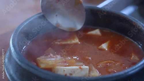 뜨거운 뚝배기 돼지고기 김치찌개, 한식, 모습, 4k 30 photo