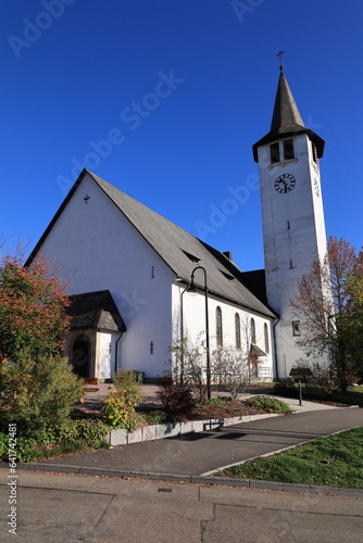 Historische Kirche im Zentrum von Titisee-Neustadt im Schwarzwald