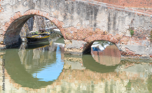 Vue des canaux du quartier de la petite Venise de Livourne, Italie.