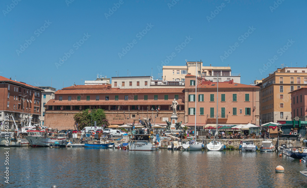 Vue du port de plaisance de Livourne, Italie.