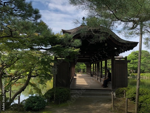 平安神宮神苑　栖鳳池の橋殿